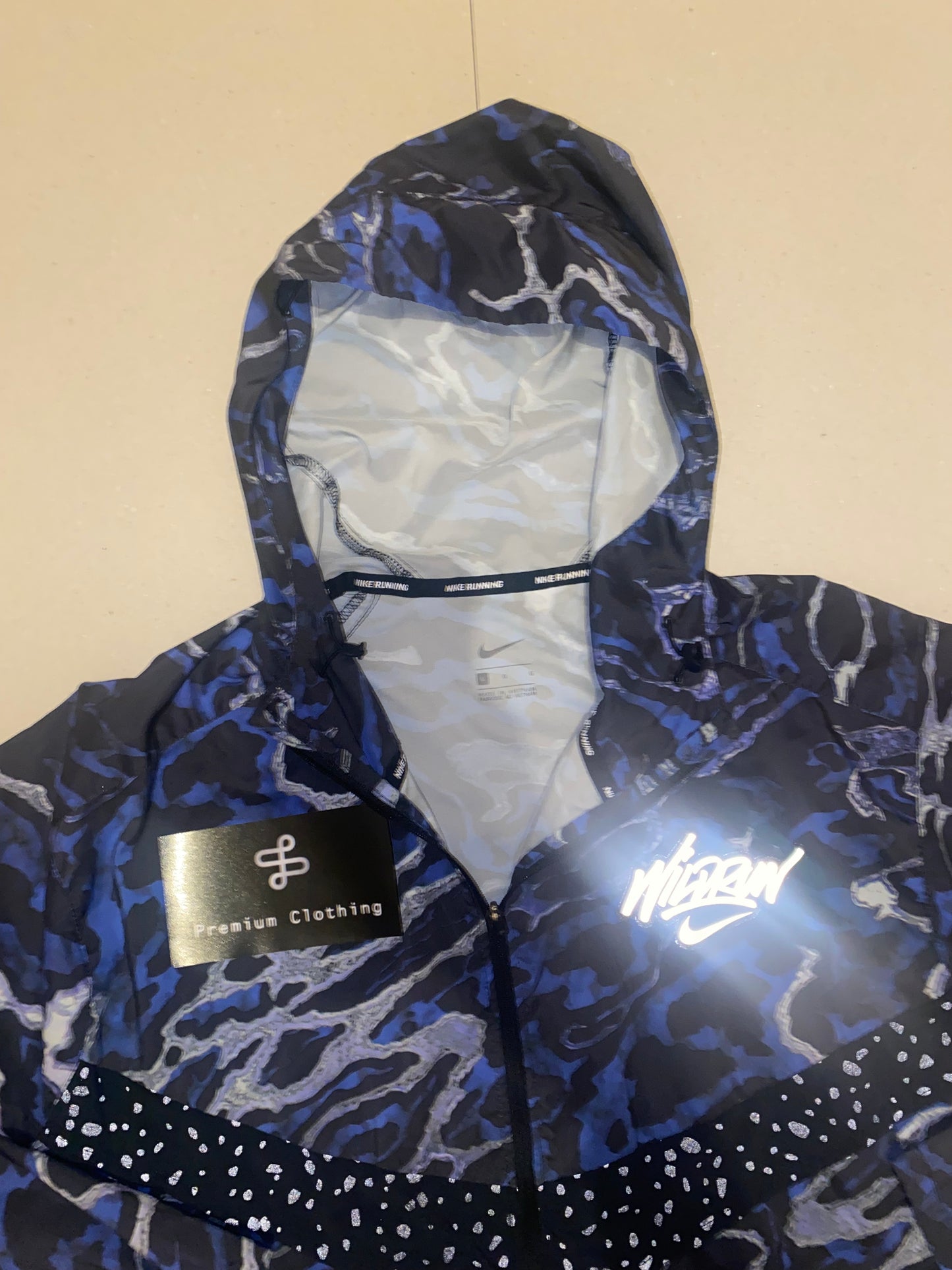 Nike Galaxy Windrunner Medium