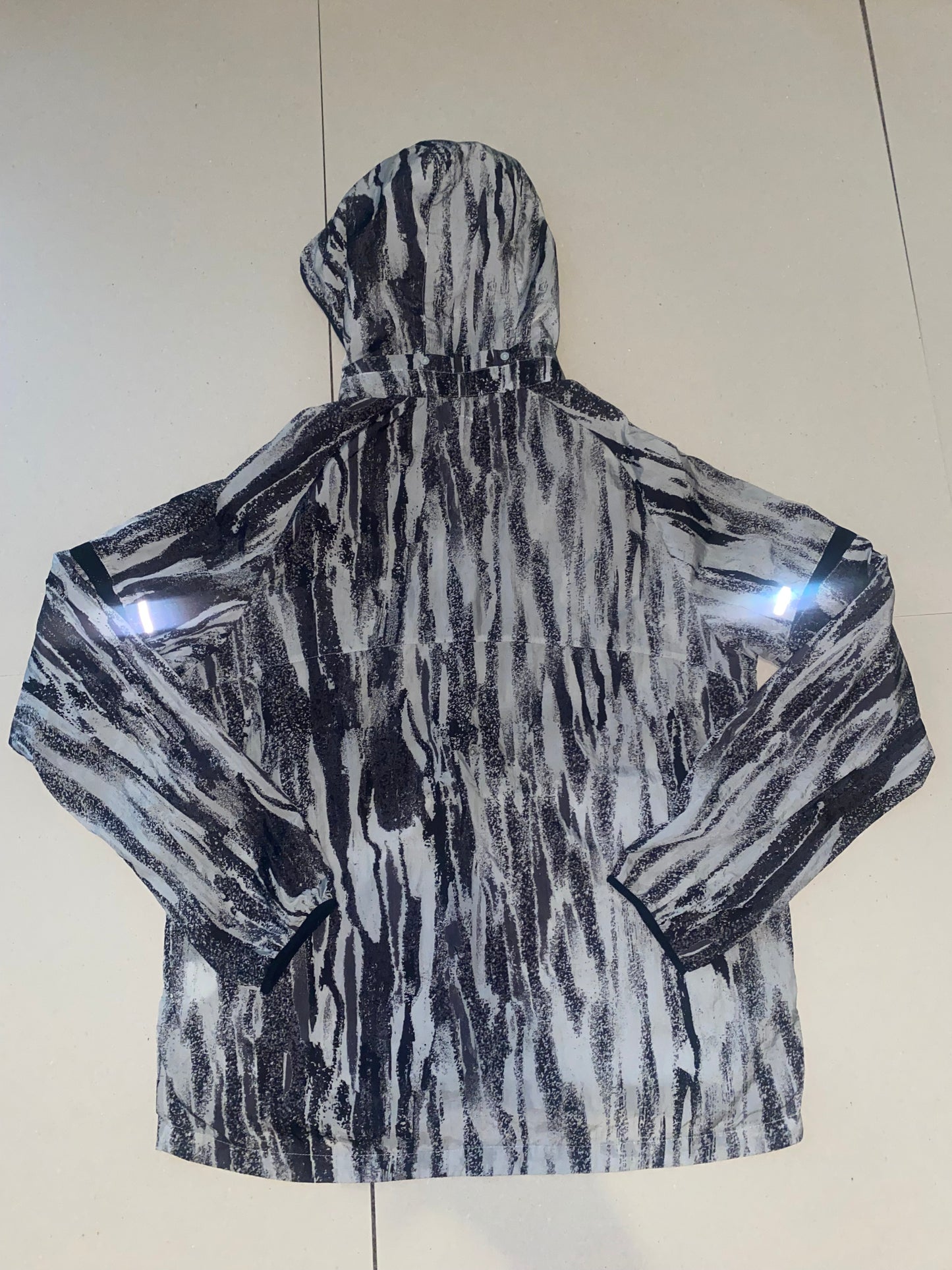 Grey Smoke Windrunner Medium
