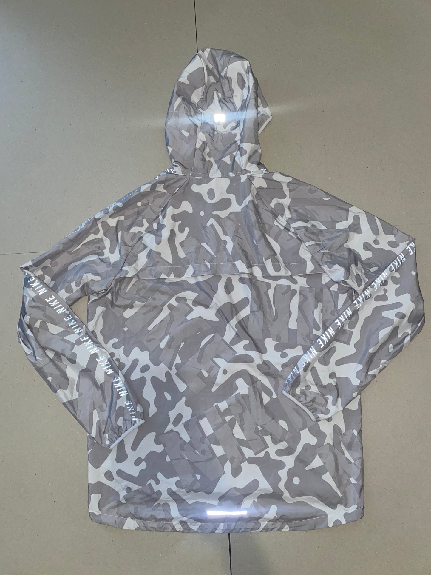 Nike Dubai Cameo Windrunner