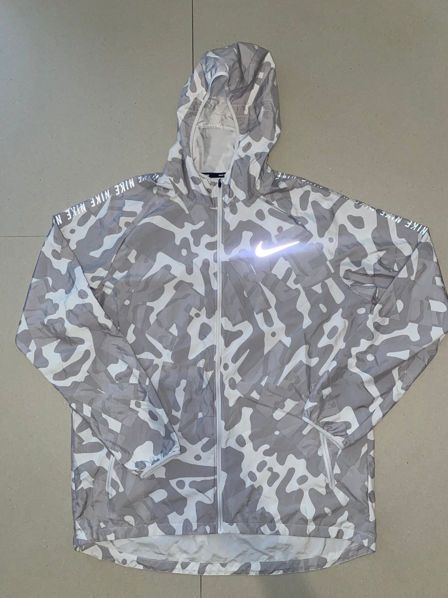 Nike Dubai Cameo Windrunner