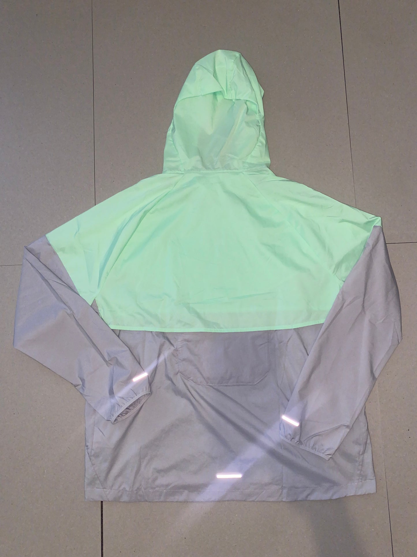 Nike Vapour Green UV Jacket Large